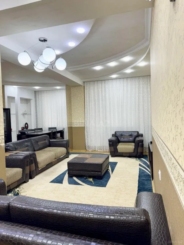 Satılır 4 otaqlı mənzil 170 m²
