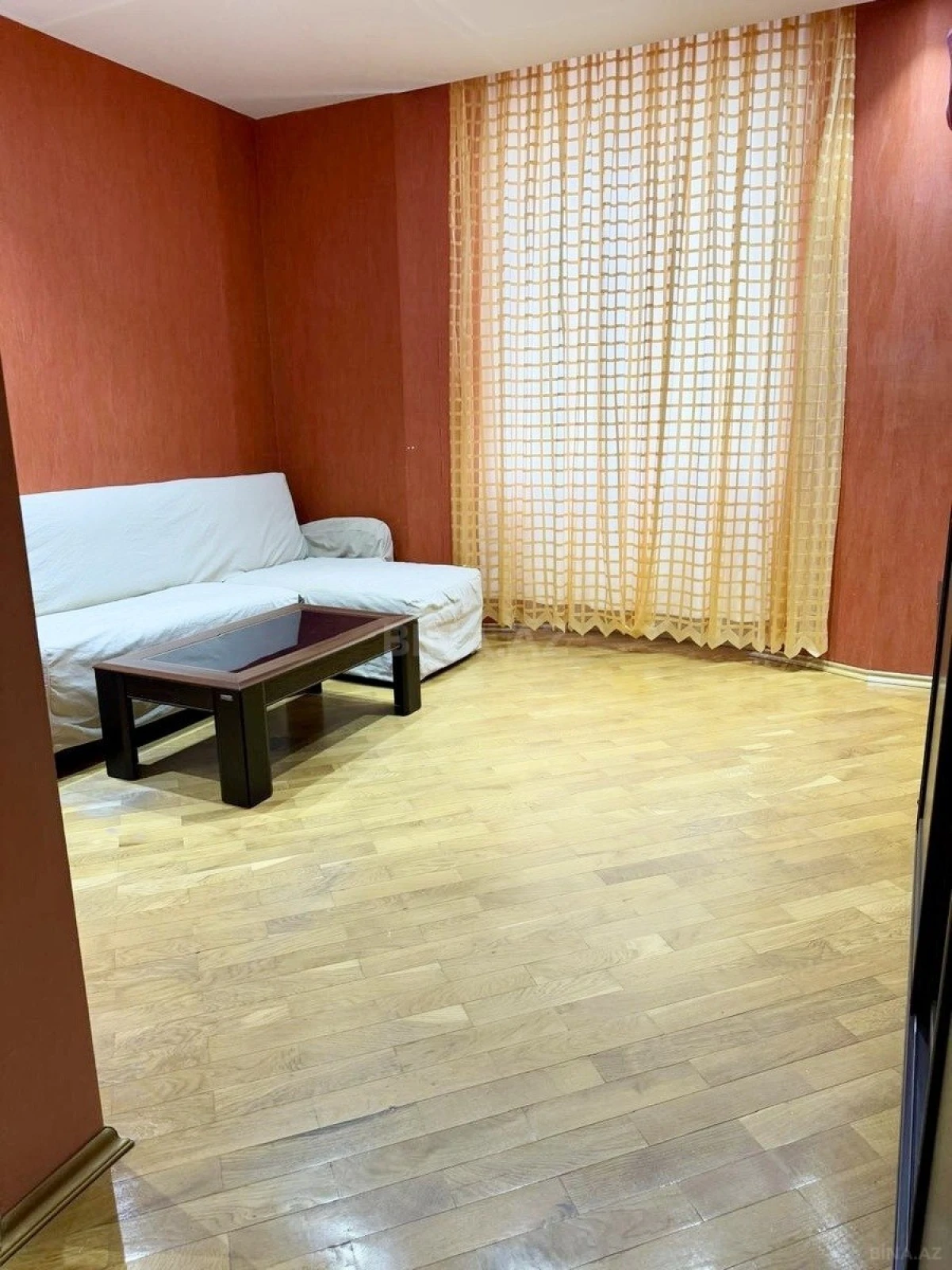 Satılır 4 otaqlı mənzil 170 m²