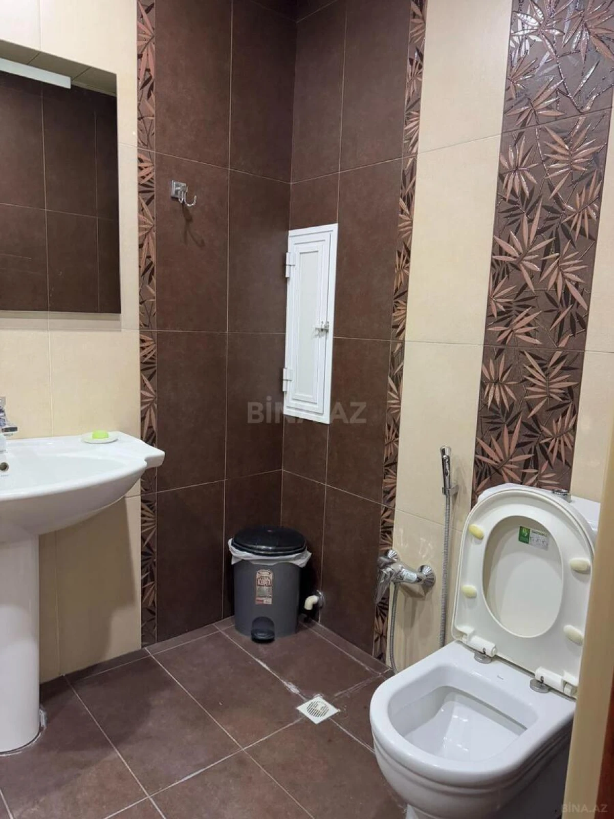 Satılır 4 otaqlı mənzil 170 m²