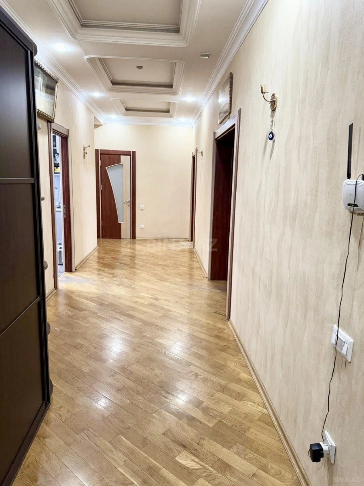 Satılır 4 otaqlı mənzil 170 m²