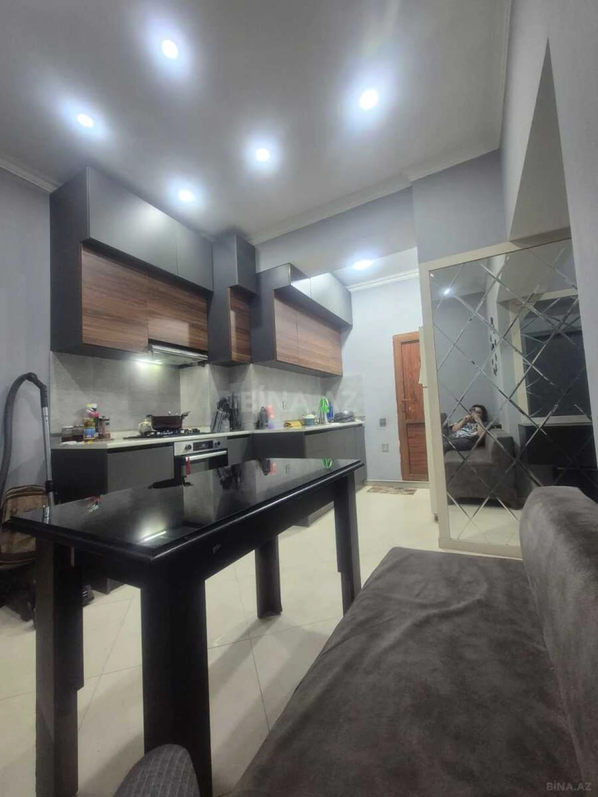 Satılır 2 otaqlı mənzil 67.8 m²