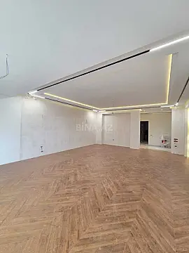Satılır 4 otaqlı mənzil 210 m²