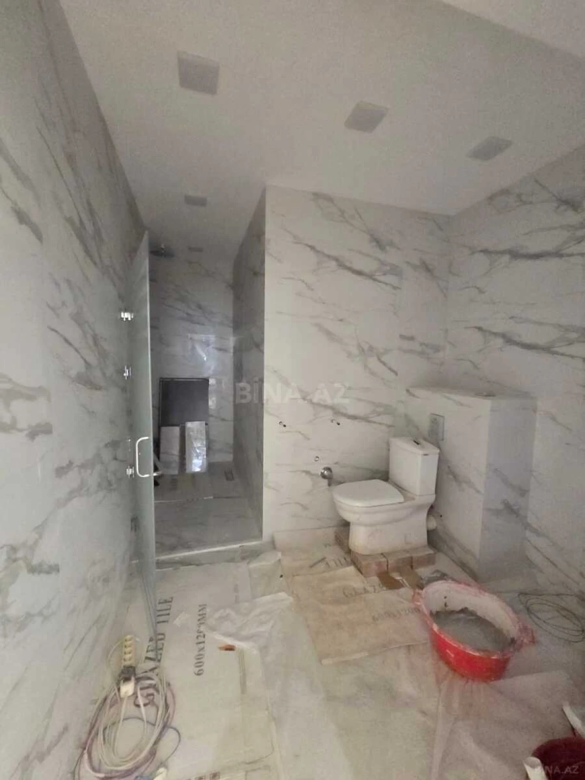 Satılır 4 otaqlı mənzil 210 m²