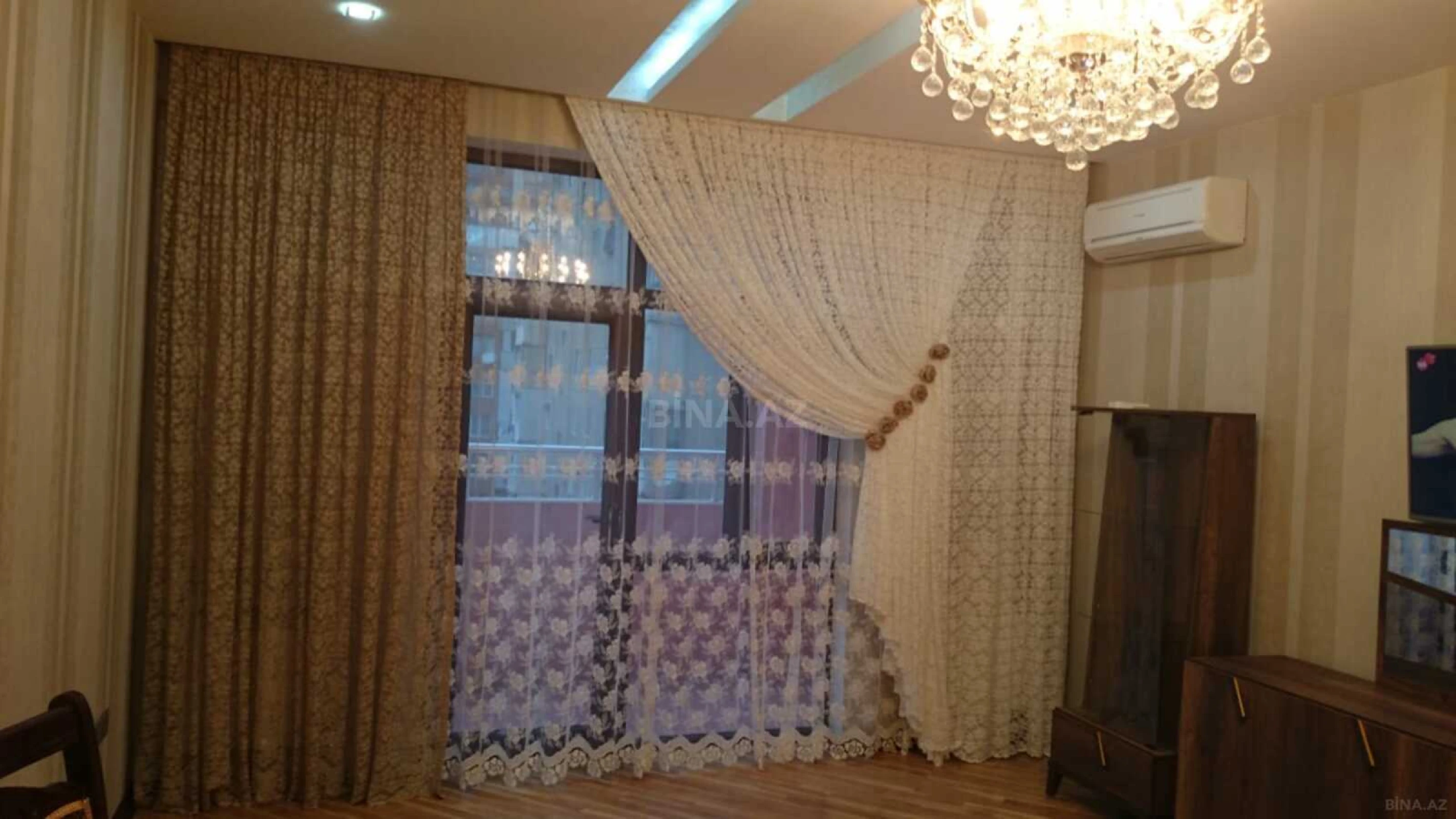 Kirayə verilir 2 otaqlı mənzil 94 m²