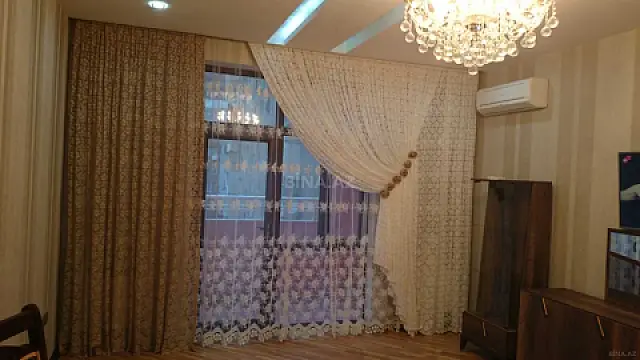 Kirayə verilir 2 otaqlı mənzil 94 m²