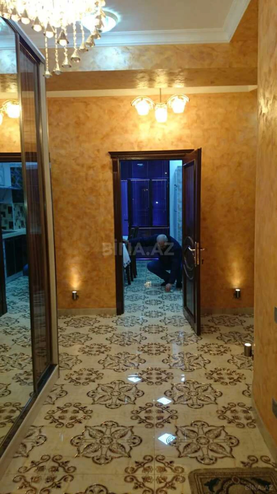 Kirayə verilir 2 otaqlı mənzil 94 m²