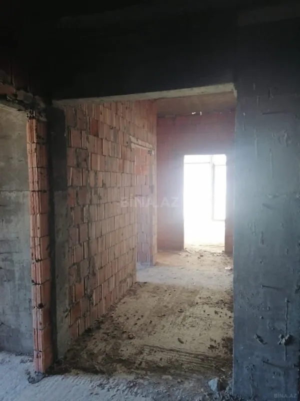 Satılır 3 otaqlı mənzil 137 m²