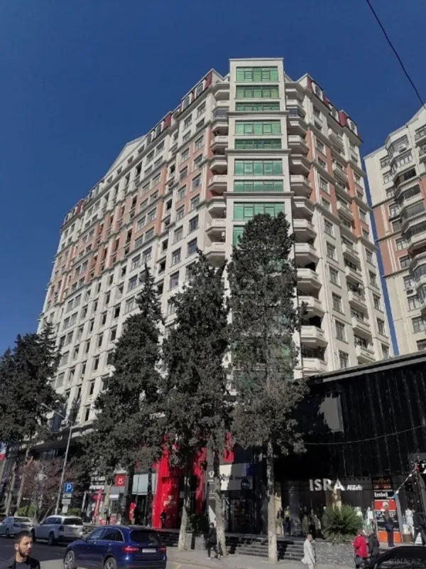 Satılır 3 otaqlı mənzil 137 m²