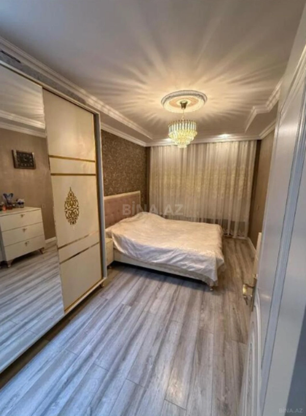 Satılır 4 otaqlı mənzil 80 m²