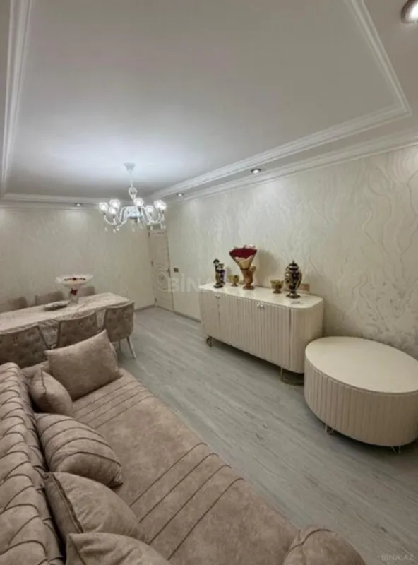 Satılır 4 otaqlı mənzil 80 m²
