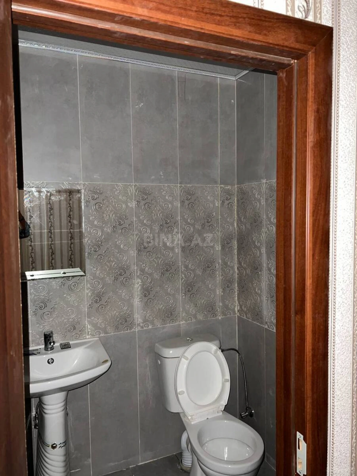 Satılır 2 otaqlı mənzil 104 m²