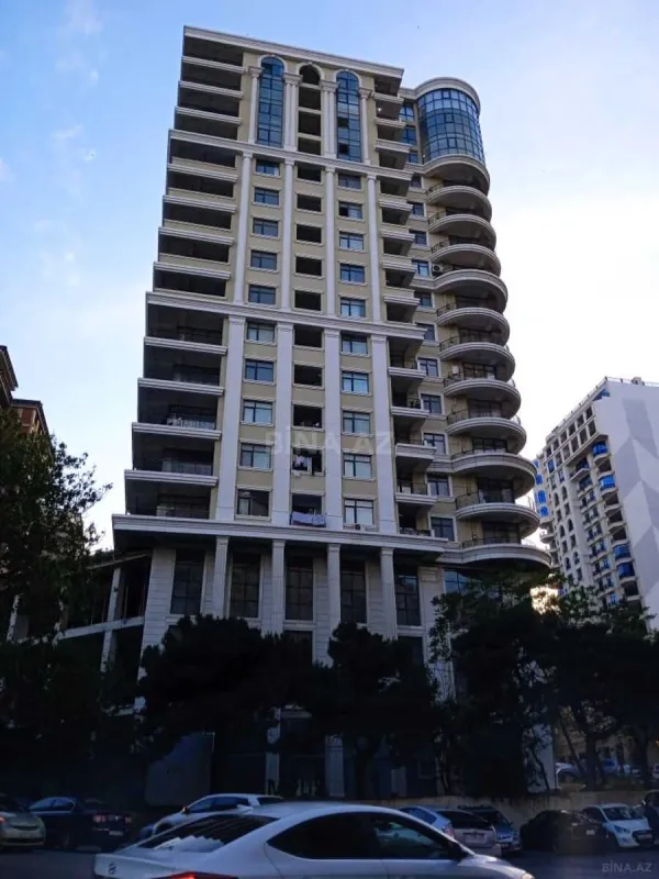 Satılır 2 otaqlı mənzil 104 m²