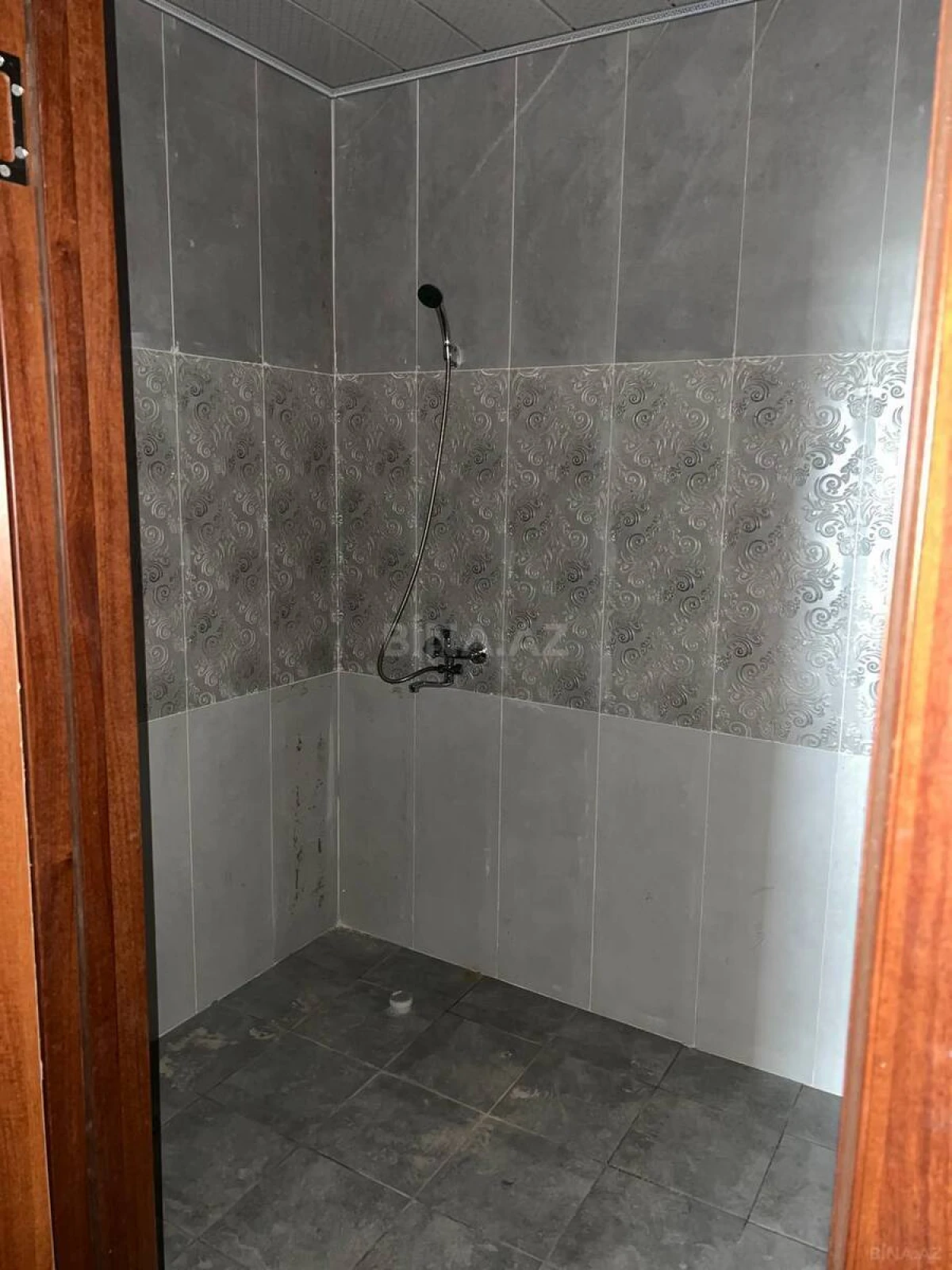 Satılır 2 otaqlı mənzil 104 m²