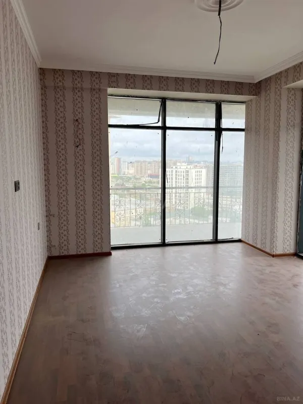 Satılır 2 otaqlı mənzil 104 m²