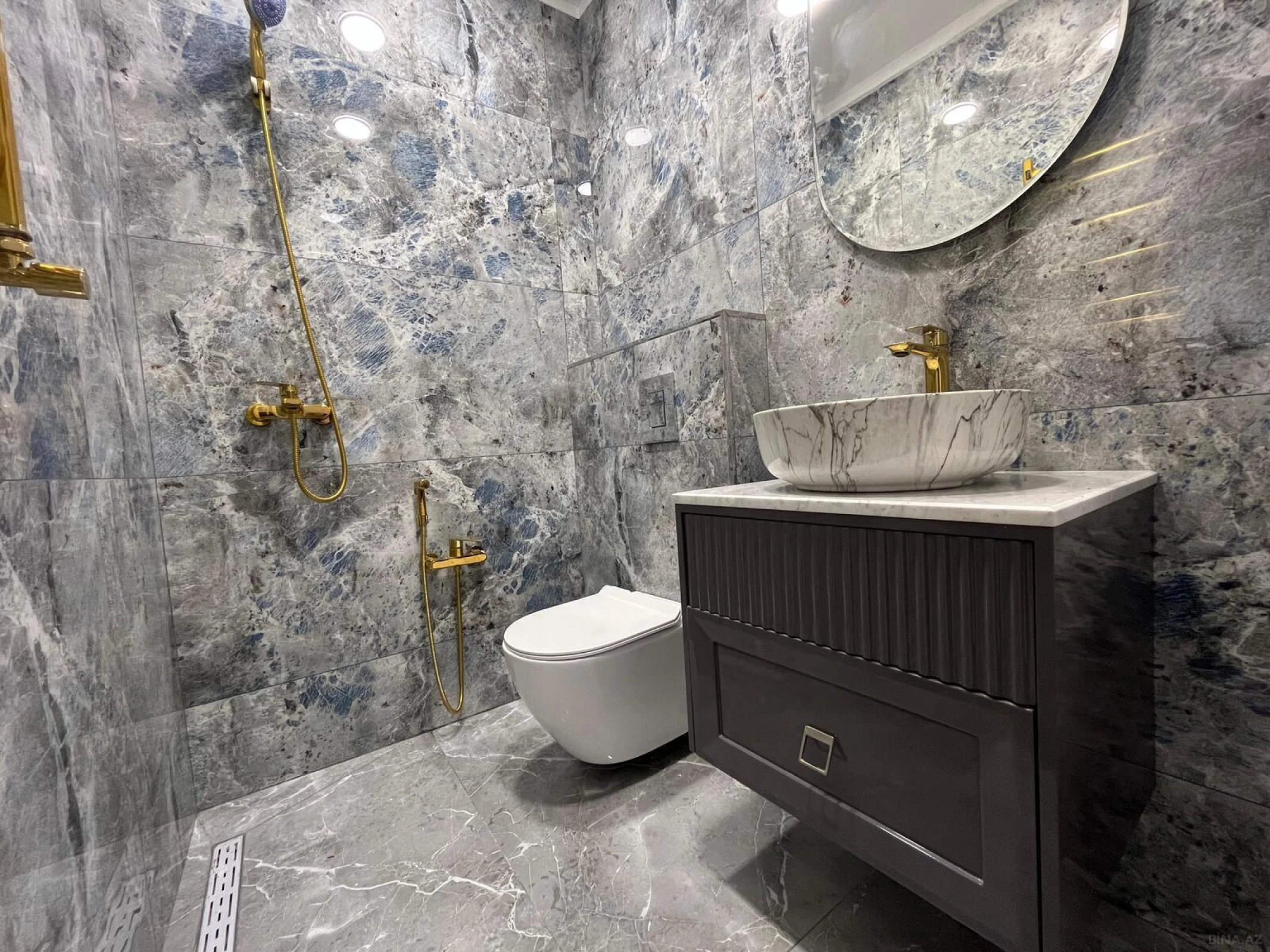 Kirayə verilir 3 otaqlı mənzil 120 m²