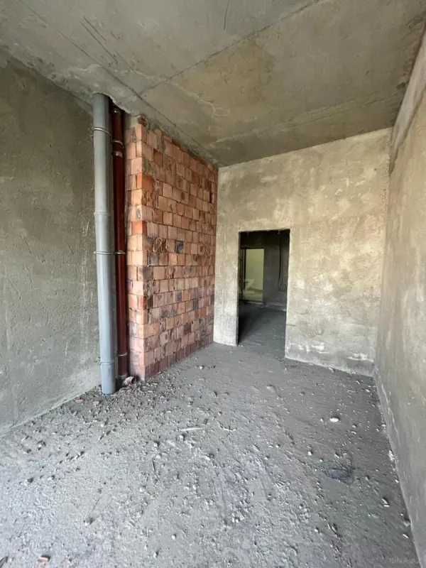 Satılır 4 otaqlı mənzil 247 m²