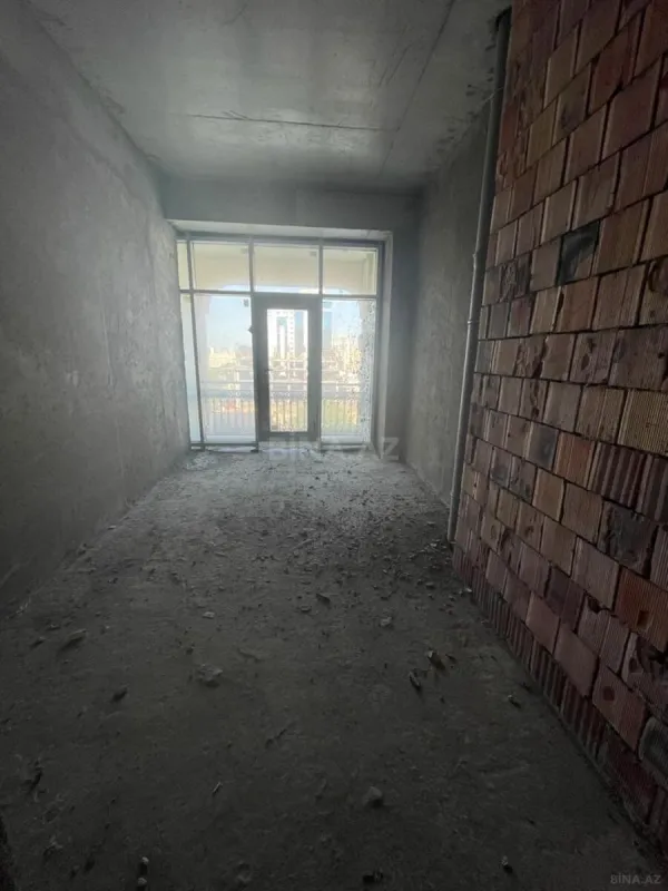 Satılır 4 otaqlı mənzil 247 m²