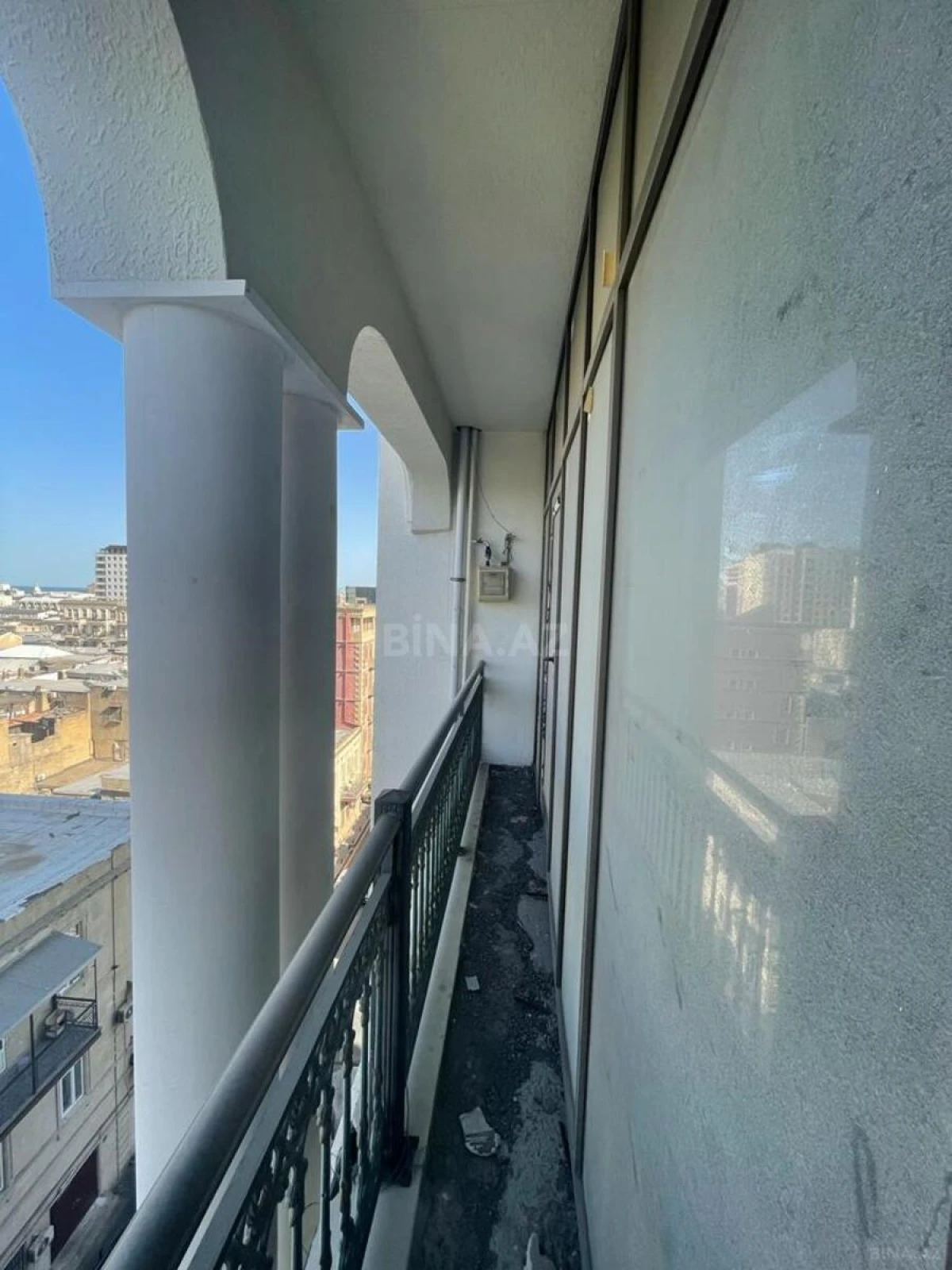 Satılır 4 otaqlı mənzil 247 m²