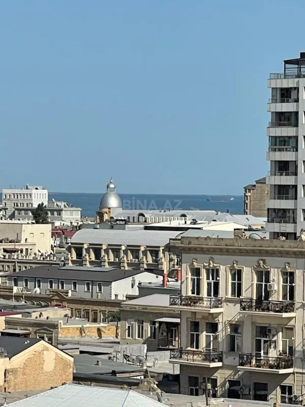 Satılır 4 otaqlı mənzil 247 m²