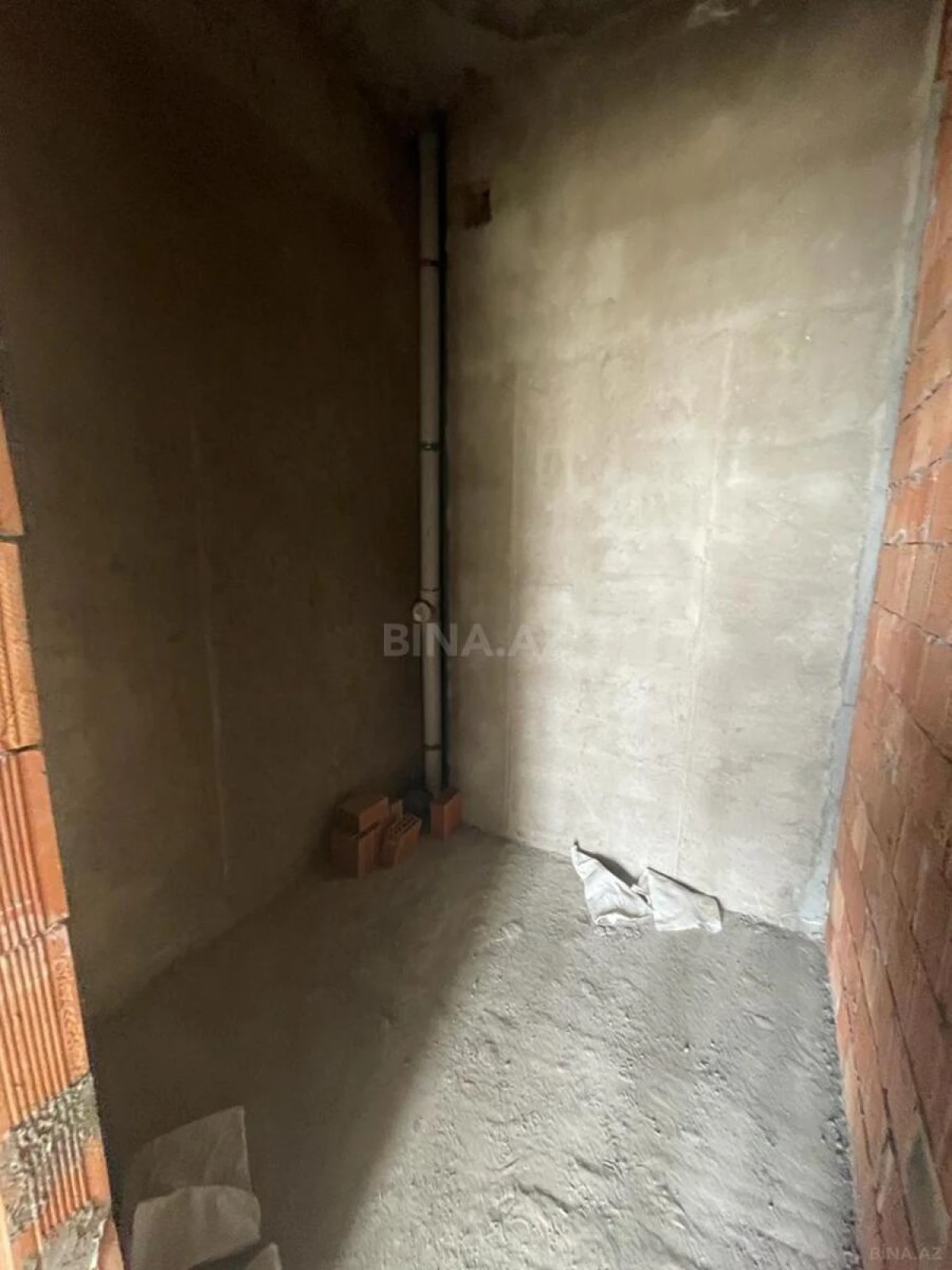 Satılır 4 otaqlı mənzil 247 m²