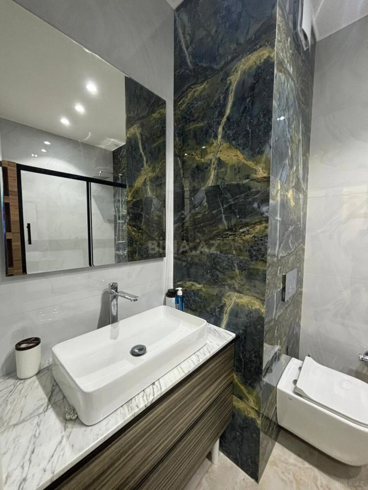 Kirayə verilir 3 otaqlı mənzil 120 m²