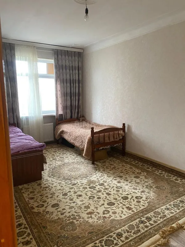 Satılır 4 otaqlı mənzil 100 m²