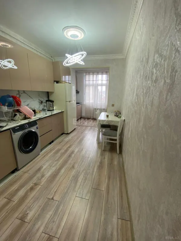 Satılır 4 otaqlı mənzil 100 m²