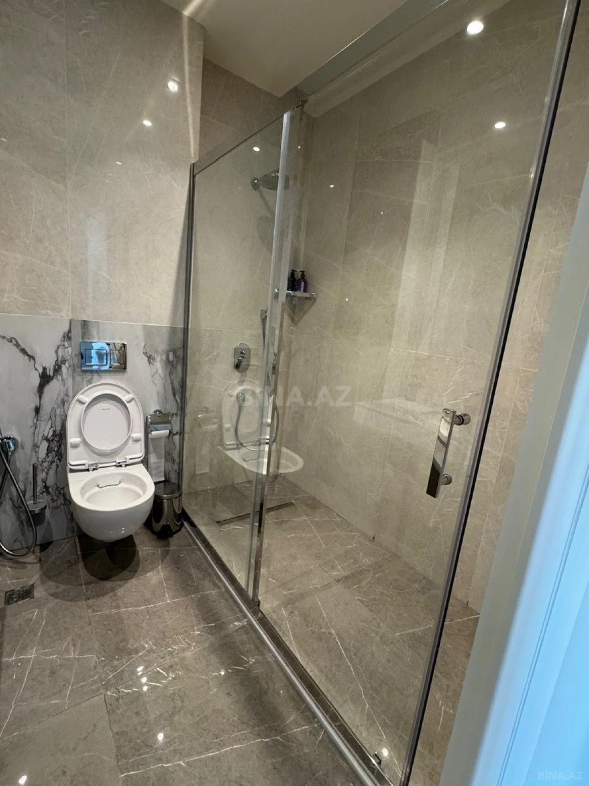 Satılır 1 otaqlı mənzil 57 m²