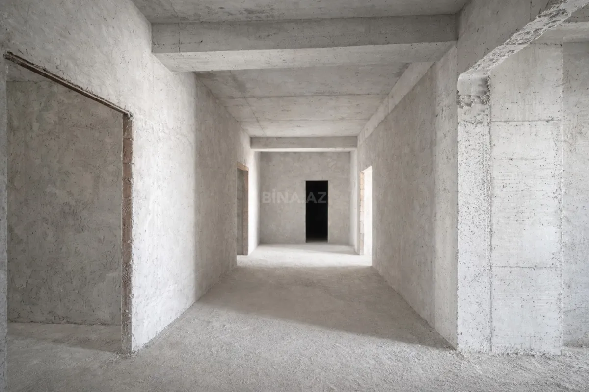 Satılır 5 otaqlı mənzil 281 m²