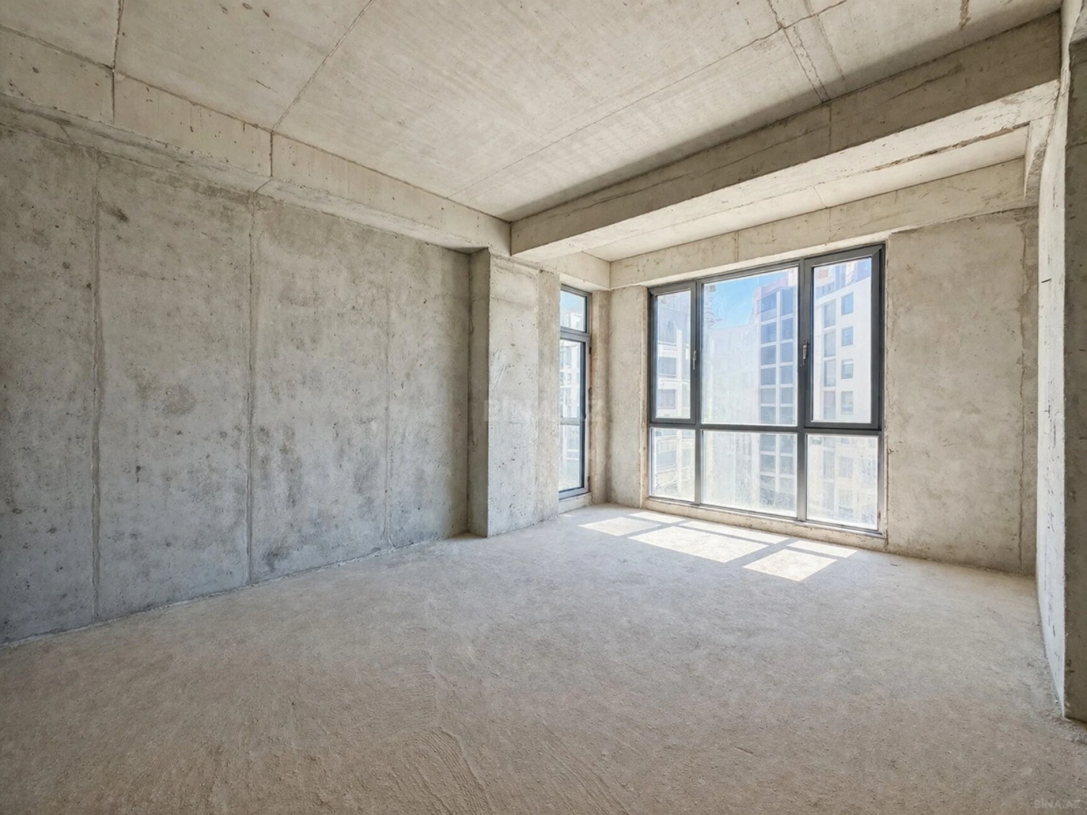 Satılır 5 otaqlı mənzil 281 m²