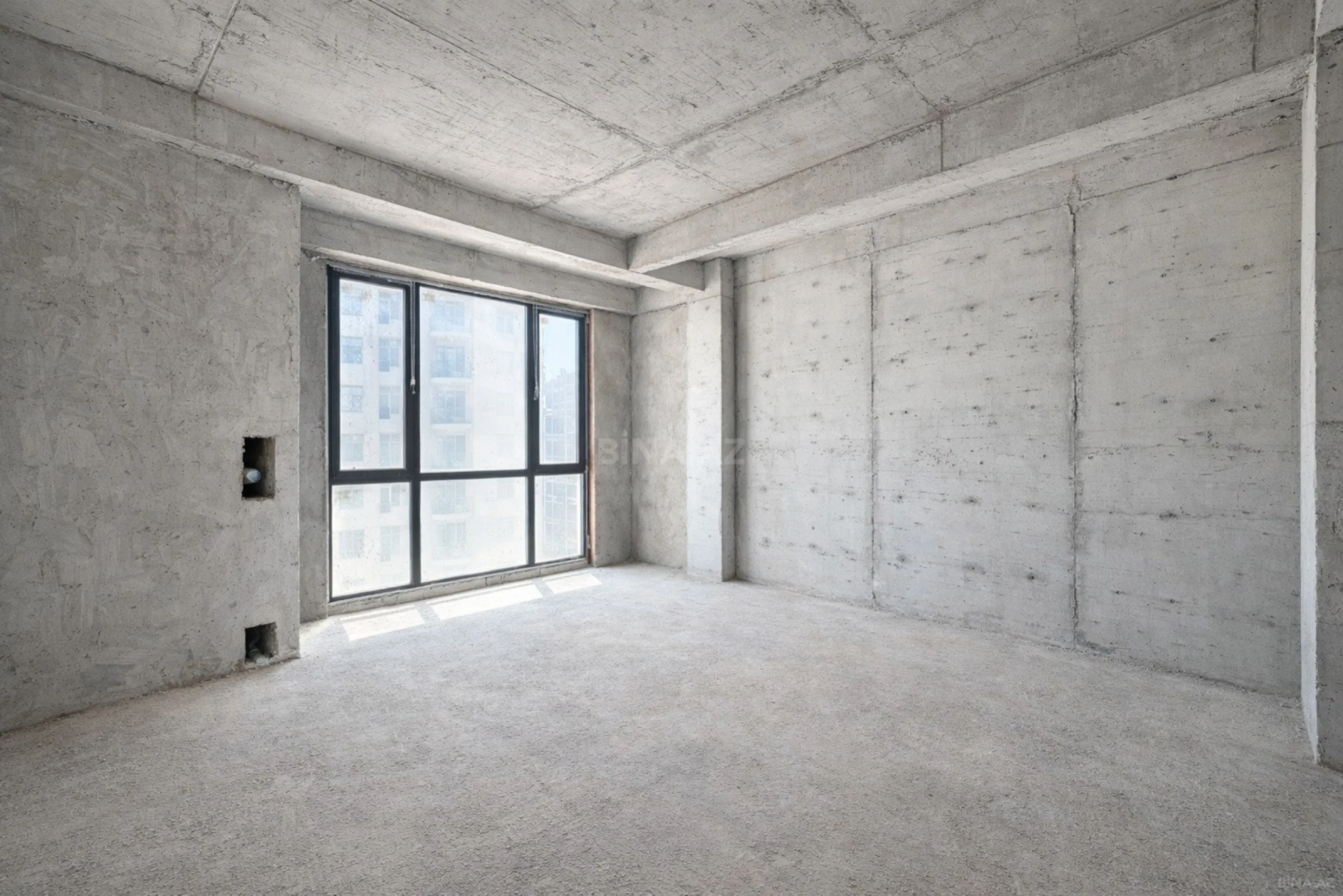 Satılır 5 otaqlı mənzil 281 m²