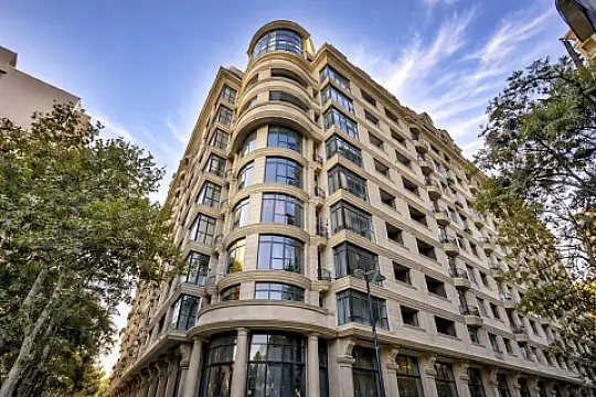 Satılır 5 otaqlı mənzil 281 m² — Bakı 5 otaq 281.00 m²