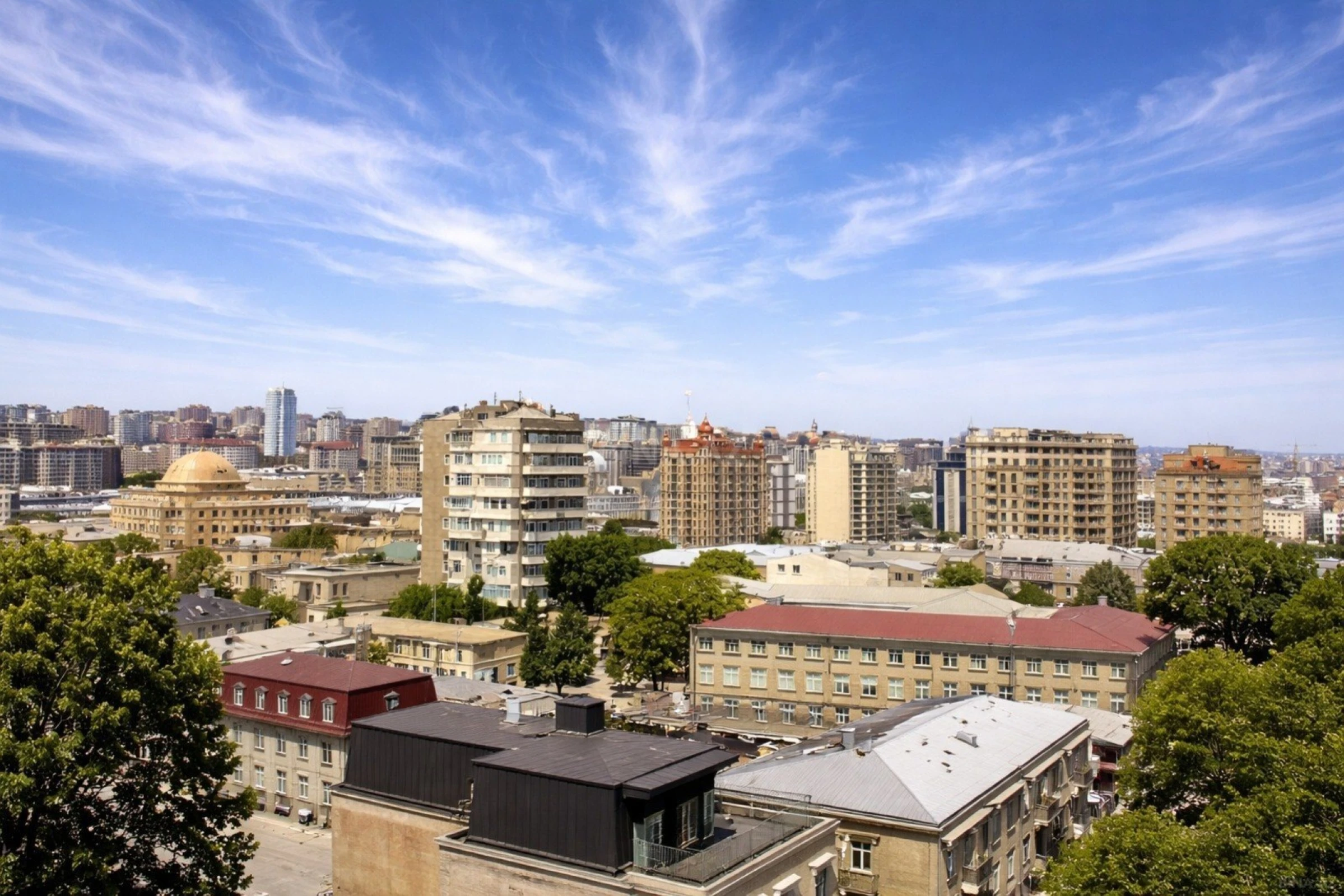 Satılır 5 otaqlı mənzil 281 m²