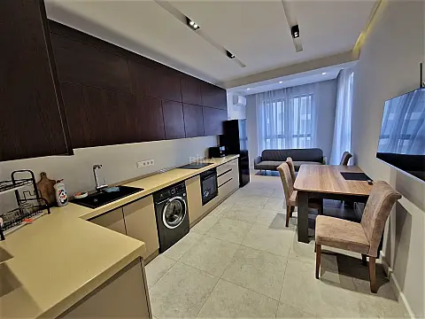 Satılır 2 otaqlı mənzil 95 m²