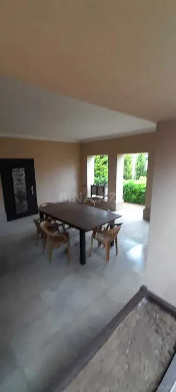 Satılır 6 otaqlı həyət evi 300 m²
