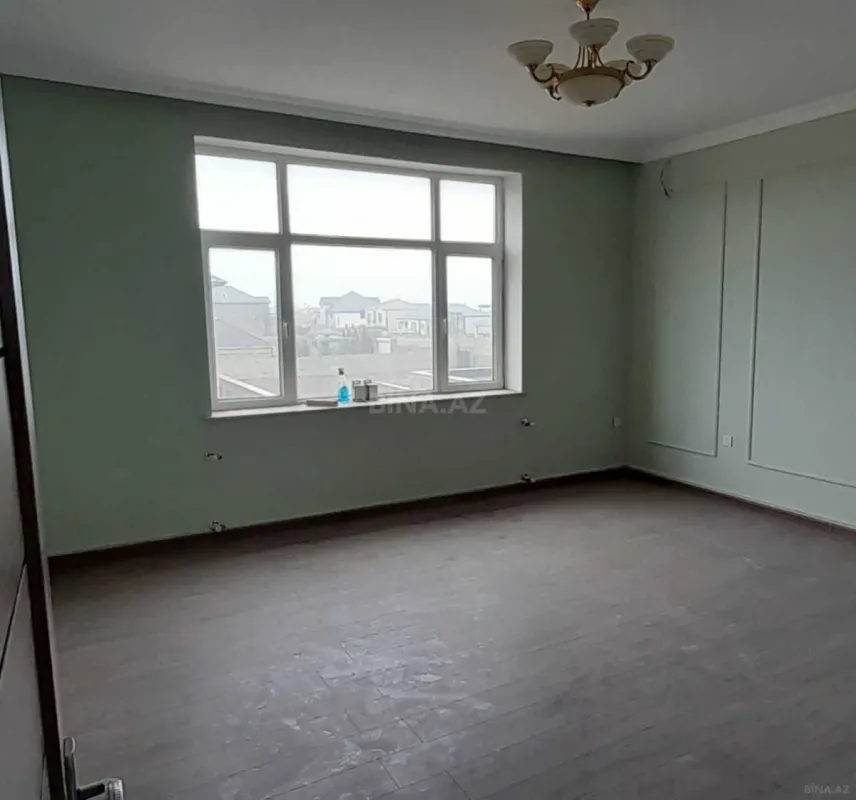 Satılır 6 otaqlı həyət evi 300 m²