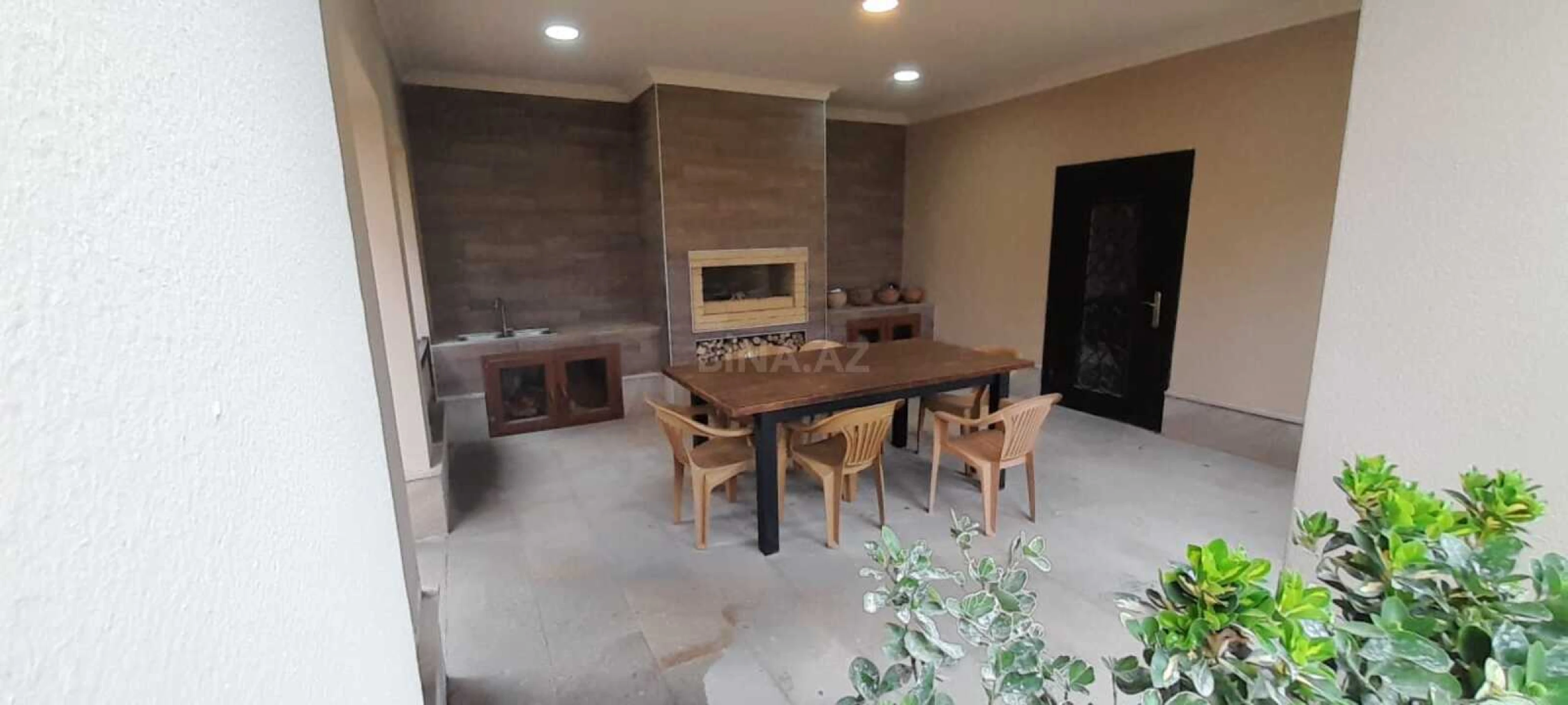 Satılır 6 otaqlı həyət evi 300 m²