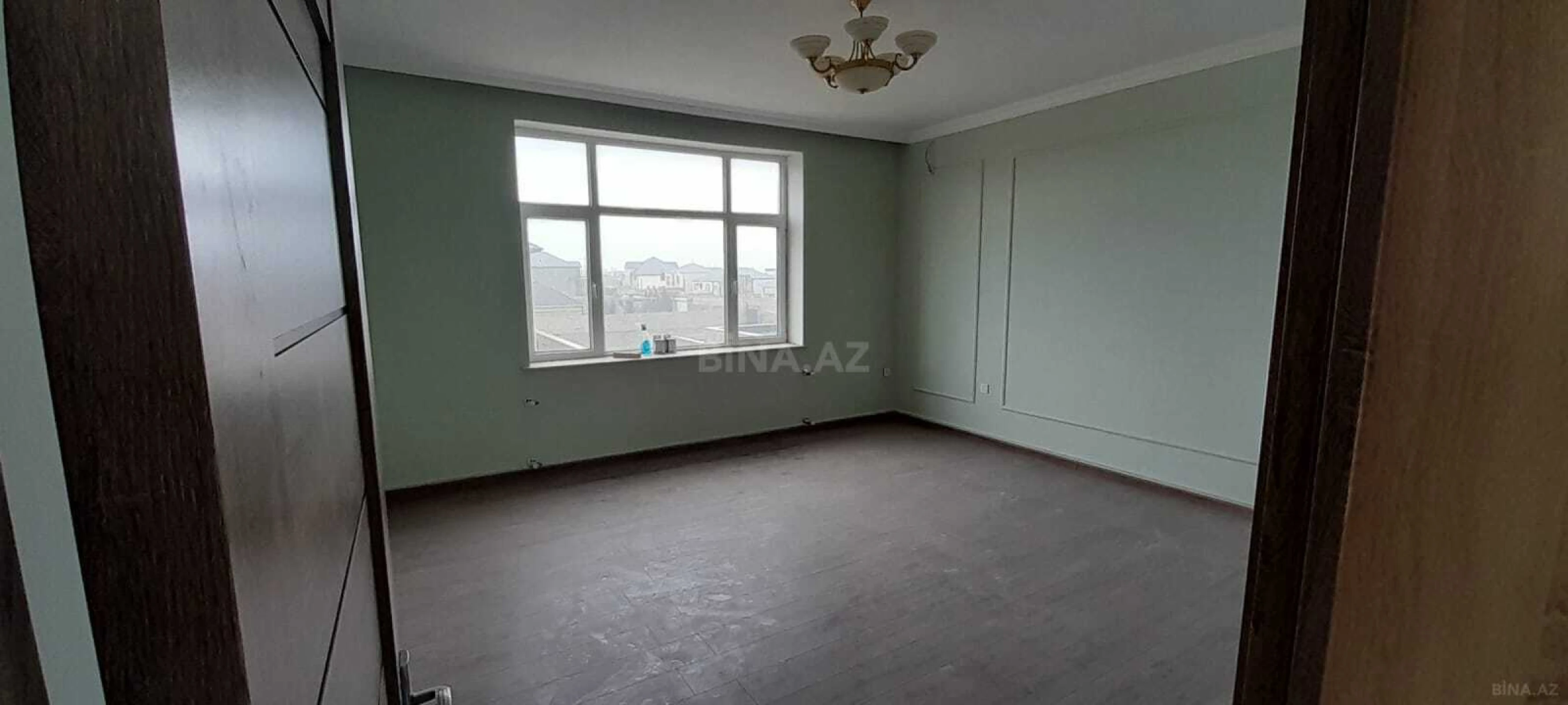 Satılır 6 otaqlı həyət evi 300 m²
