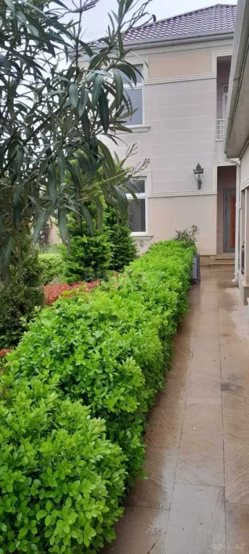 Satılır 6 otaqlı həyət evi 300 m²
