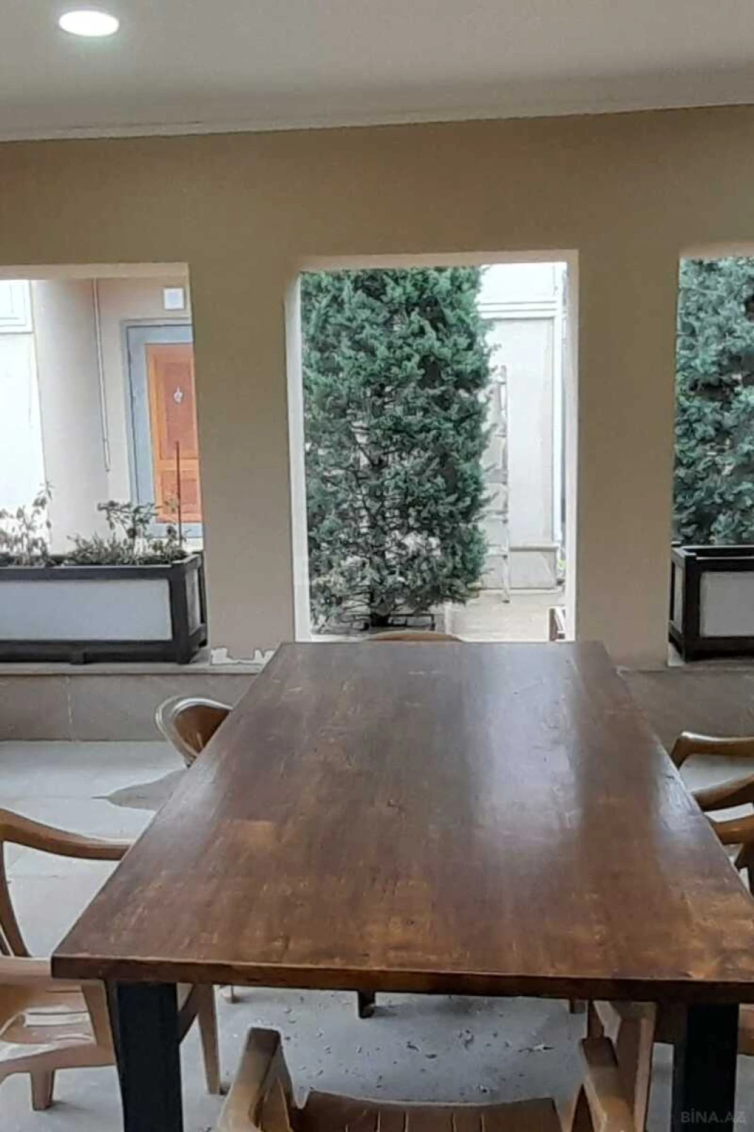 Satılır 6 otaqlı həyət evi 300 m²