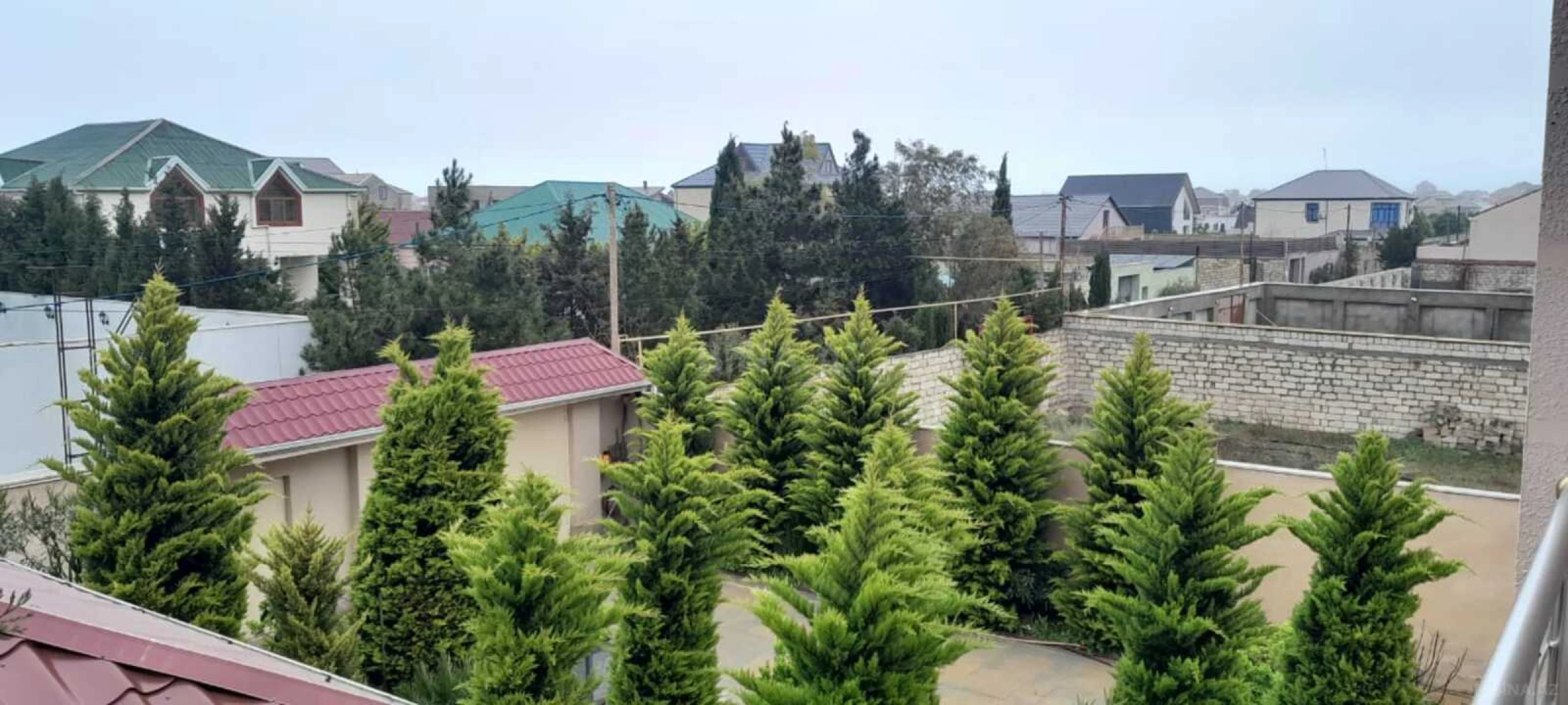 Satılır 6 otaqlı həyət evi 300 m²