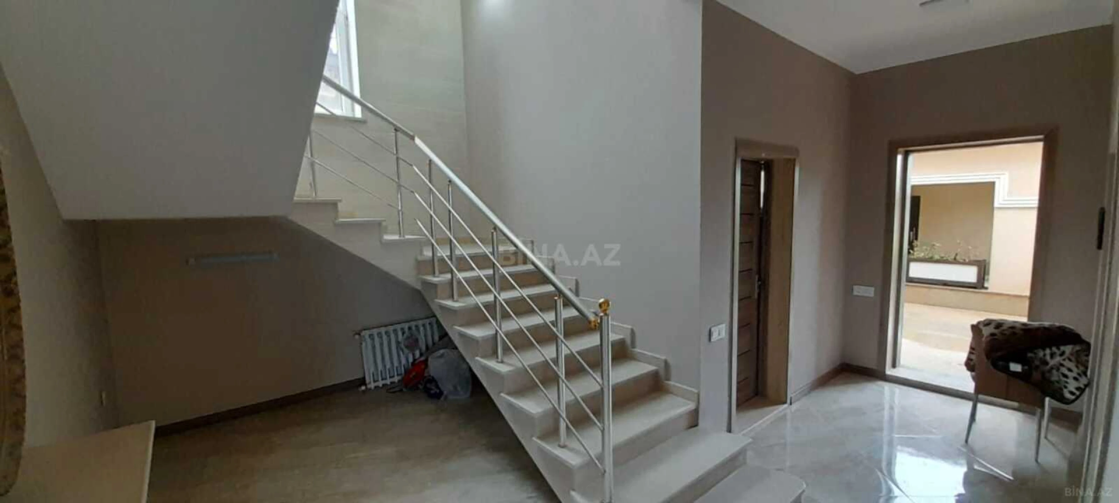 Satılır 6 otaqlı həyət evi 300 m²