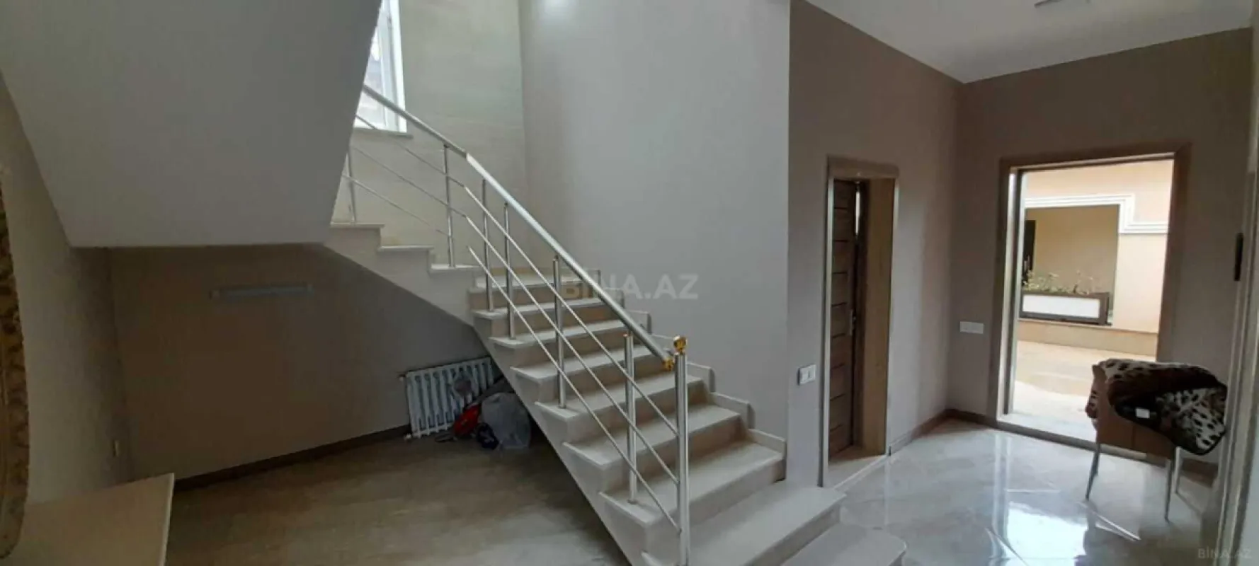 Satılır 6 otaqlı həyət evi 300 m²