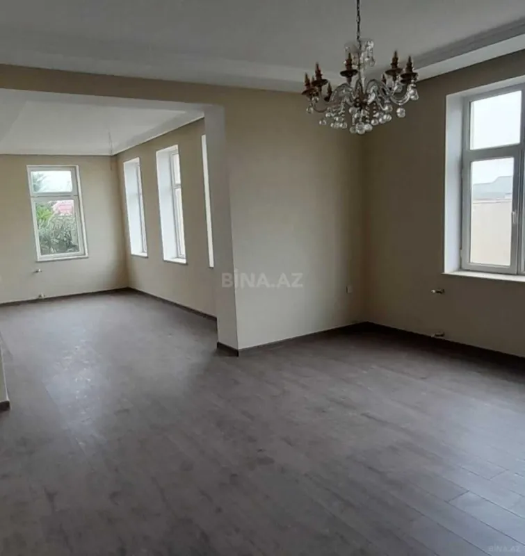 Satılır 6 otaqlı həyət evi 300 m²