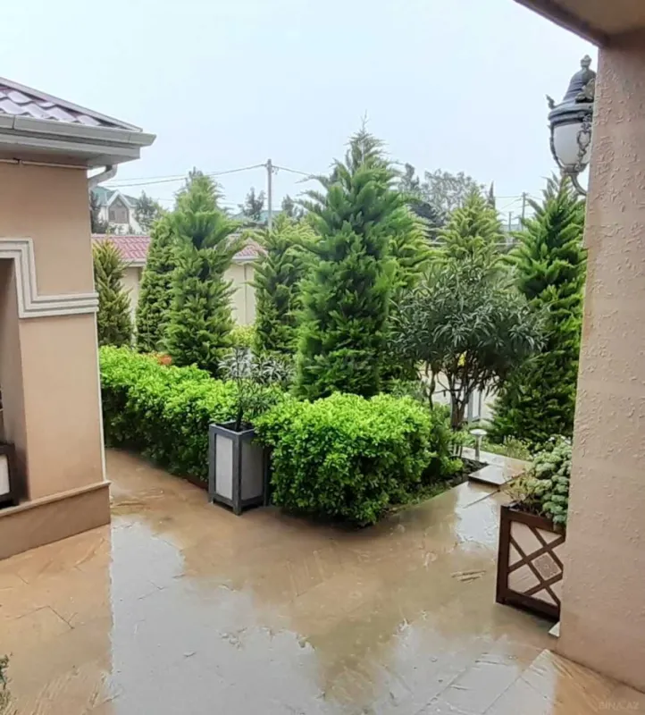 Satılır 6 otaqlı həyət evi 300 m²