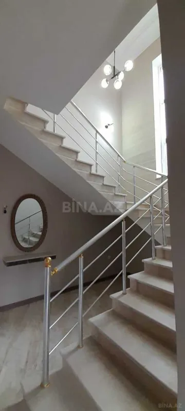 Satılır 6 otaqlı həyət evi 300 m²