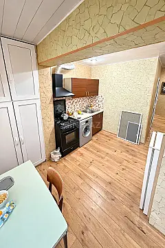 Satılır 4 otaqlı mənzil 110 m²