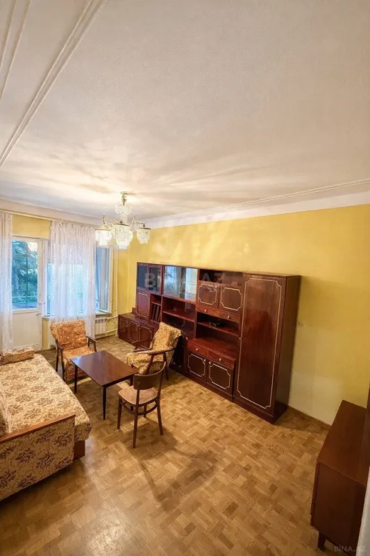 Satılır 4 otaqlı mənzil 110 m²