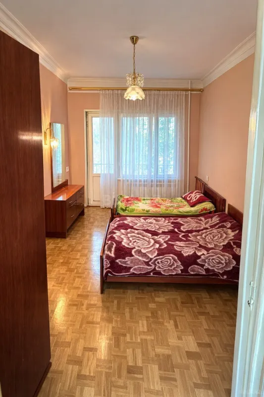 Satılır 4 otaqlı mənzil 110 m²