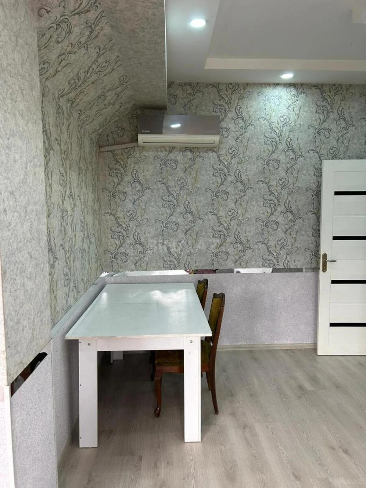 Satılır 2 otaqlı mənzil 72 m²